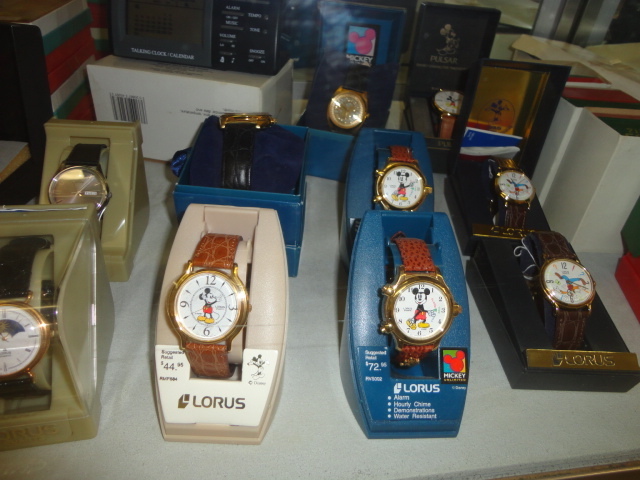 Complete Liquidation Jewelry and Furnishing Auction of Hallwoods Jewelry in our Gallery- Diamonds, Gold, Silver, Equipment, Gifts, Displays, Safe and much more - 15187.jpg