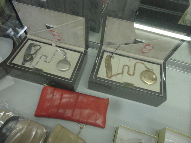 Complete Liquidation Jewelry and Furnishing Auction of Hallwoods Jewelry in our Gallery- Diamonds, Gold, Silver, Equipment, Gifts, Displays, Safe and much more - 15189.jpg