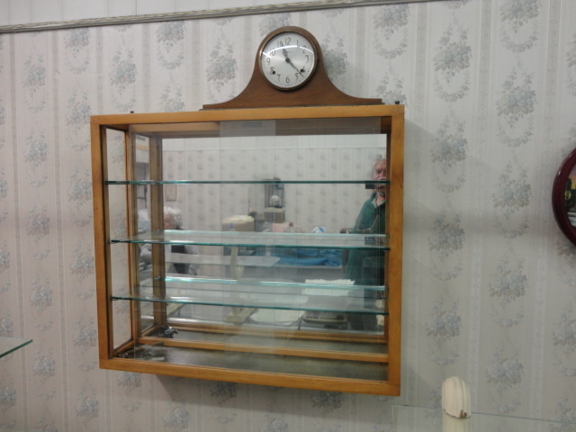 Complete Liquidation Jewelry and Furnishing Auction of Hallwoods Jewelry in our Gallery- Diamonds, Gold, Silver, Equipment, Gifts, Displays, Safe and much more - 15194.jpg