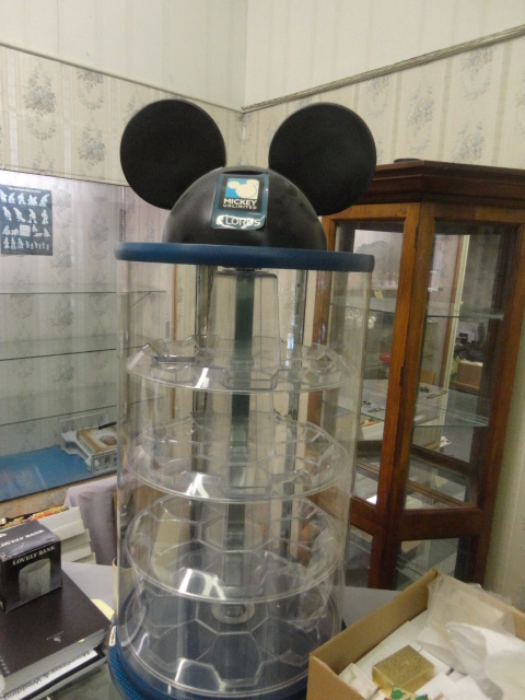 Complete Liquidation Jewelry and Furnishing Auction of Hallwoods Jewelry in our Gallery- Diamonds, Gold, Silver, Equipment, Gifts, Displays, Safe and much more - 15195.jpg