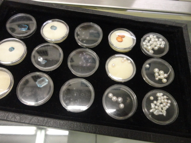 Complete Liquidation Jewelry and Furnishing Auction of Hallwoods Jewelry in our Gallery- Diamonds, Gold, Silver, Equipment, Gifts, Displays, Safe and much more - 15197.jpg