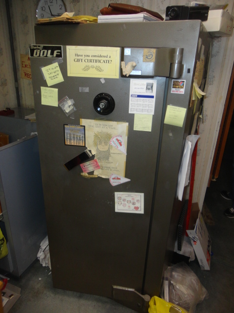 Complete Liquidation Jewelry and Furnishing Auction of Hallwoods Jewelry in our Gallery- Diamonds, Gold, Silver, Equipment, Gifts, Displays, Safe and much more - 15199.jpg