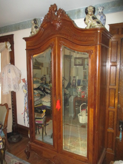Large Antiques Living Estate Auction, Bristol TN - IMG_1042.JPG