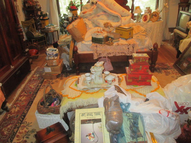 Large Antiques Living Estate Auction, Bristol TN - IMG_1056.JPG