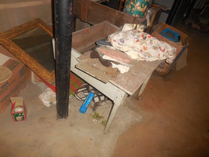 Gladys Cornelius Estate Auction Over 300 pieces of Cumbo China - DSCN2213.JPG