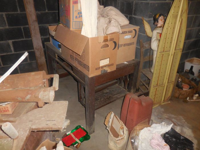 Gladys Cornelius Estate Auction Over 300 pieces of Cumbo China - DSCN2214.JPG