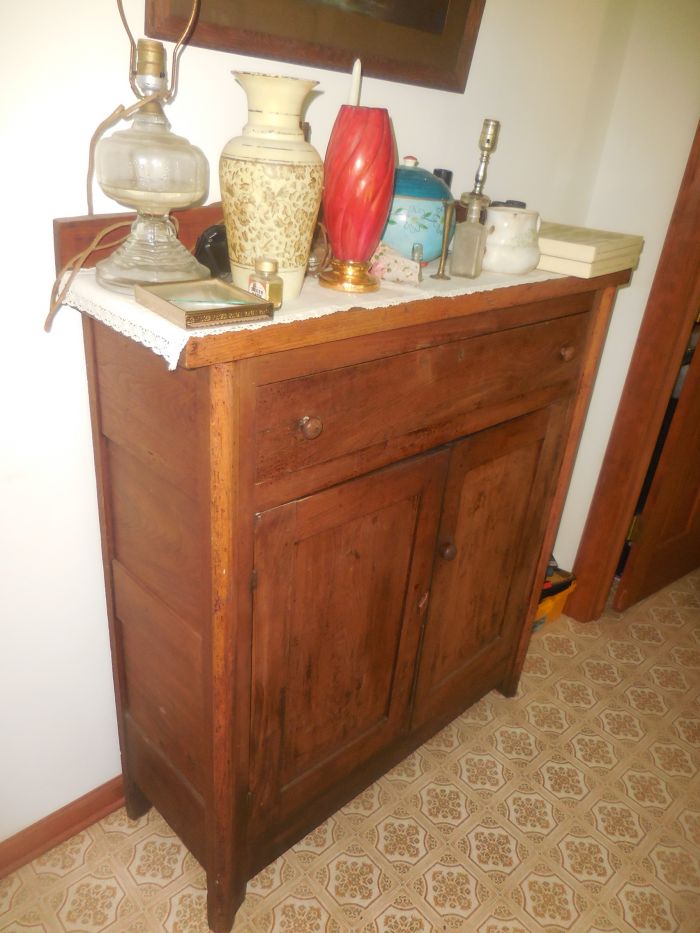 Gladys Cornelius Estate Auction Over 300 pieces of Cumbo China - DSCN2220.JPG