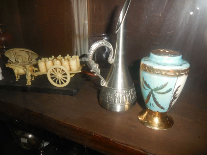 Gladys Cornelius Estate Auction Over 300 pieces of Cumbo China - DSCN2229.JPG