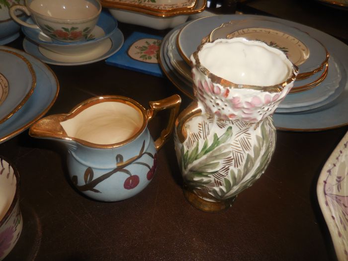 Gladys Cornelius Estate Auction Over 300 pieces of Cumbo China - DSCN2590.JPG