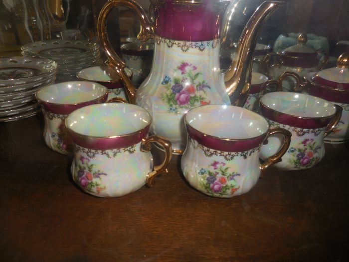 Gladys Cornelius Estate Auction Over 300 pieces of Cumbo China - DSCN2594.JPG