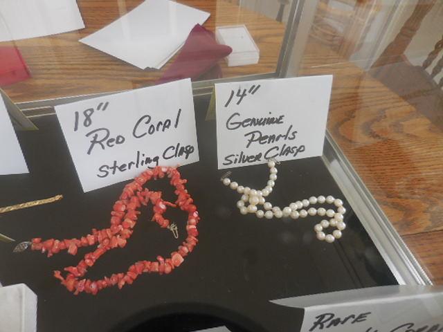 Colonel Frank and Dr. Ginger Rutherford Estate- Antiques, Clocks, Upscale Furnishing - DSCN4994.JPG