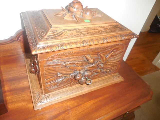 Colonel Frank and Dr. Ginger Rutherford Estate- Antiques, Clocks, Upscale Furnishing - DSCN4997.JPG