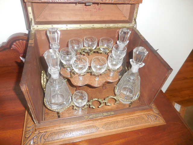 Colonel Frank and Dr. Ginger Rutherford Estate- Antiques, Clocks, Upscale Furnishing - DSCN4998.JPG