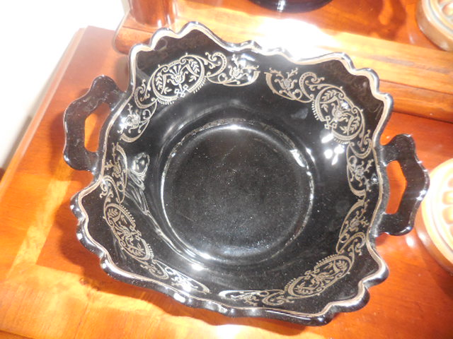 Colonel Frank and Dr. Ginger Rutherford Estate- Antiques, Clocks, Upscale Furnishing - DSCN5004.JPG