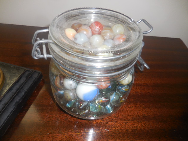 Colonel Frank and Dr. Ginger Rutherford Estate- Antiques, Clocks, Upscale Furnishing - DSCN5005.JPG