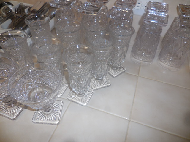 Colonel Frank and Dr. Ginger Rutherford Estate- Antiques, Clocks, Upscale Furnishing - DSCN5013.JPG