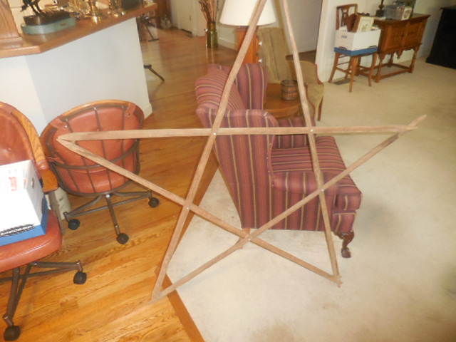 Colonel Frank and Dr. Ginger Rutherford Estate- Antiques, Clocks, Upscale Furnishing - DSCN5025.JPG