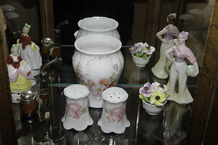 Colonel Frank and Dr. Ginger Rutherford Estate- Antiques, Clocks, Upscale Furnishing - JP_3007_LO.jpg