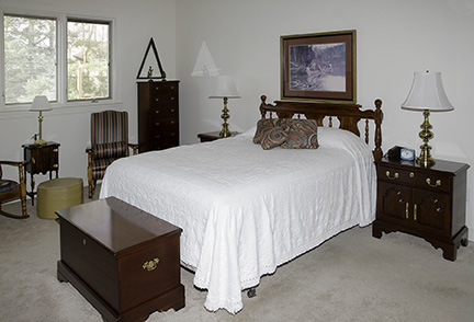 Colonel Frank and Dr. Ginger Rutherford Estate- Antiques, Clocks, Upscale Furnishing - JP_3031_LO.jpg