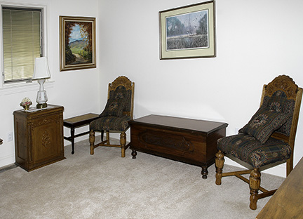 Colonel Frank and Dr. Ginger Rutherford Estate- Antiques, Clocks, Upscale Furnishing - JP_3069_LO.jpg