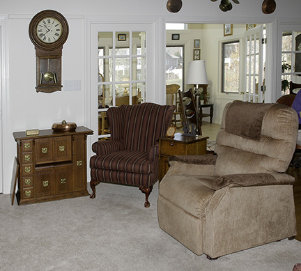 Colonel Frank and Dr. Ginger Rutherford Estate- Antiques, Clocks, Upscale Furnishing - JP_3072_LO.jpg