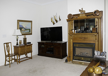 Colonel Frank and Dr. Ginger Rutherford Estate- Antiques, Clocks, Upscale Furnishing - JP_3073_LO.jpg