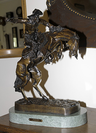 Colonel Frank and Dr. Ginger Rutherford Estate- Antiques, Clocks, Upscale Furnishing - JP_3114_LO.jpg