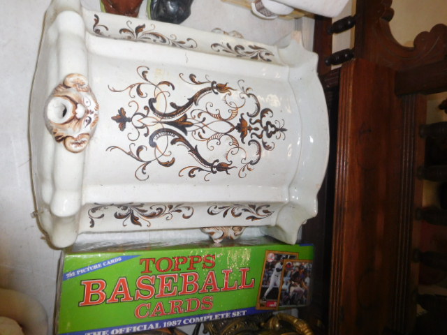 Estate Auction with some cool items - DSCN1968.JPG