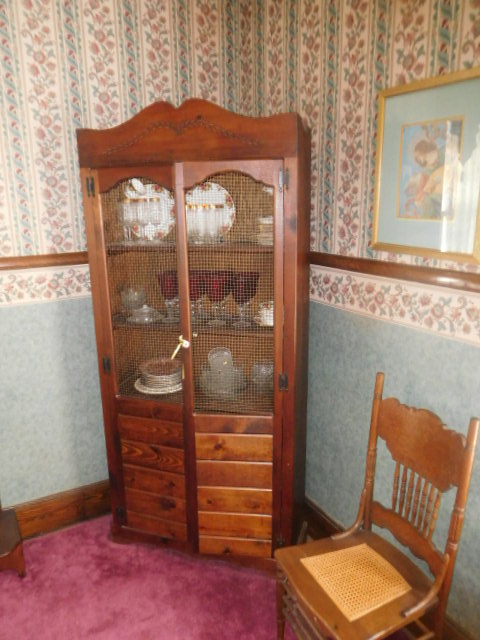 Living Estate Auction Jonesborough Tn. Real Estate and Antiques - DSCN1420.JPG