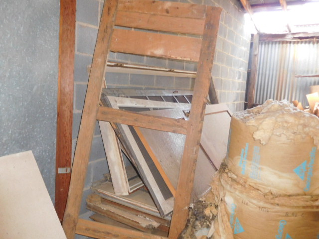 Erwin Memorial Funeral Home  Erwin Tennessee.....Antiques- Office -Pews and more - DSCN4675.JPG