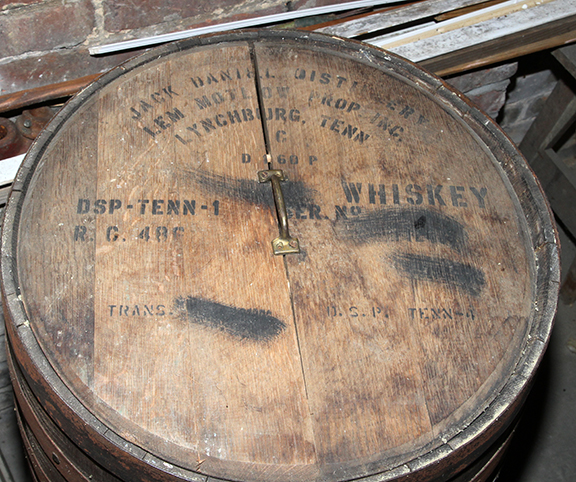 Historic Robins Roost American Queen Anne House, Antiques, Contents The Etta Mae Love Estate - 157_2.jpg