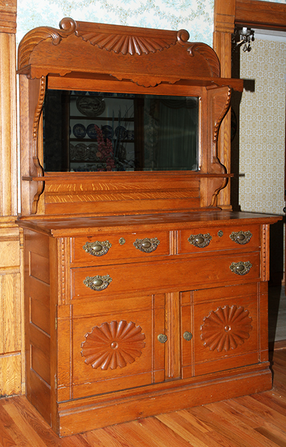 Historic Robins Roost American Queen Anne House, Antiques, Contents The Etta Mae Love Estate - 19_1.jpg