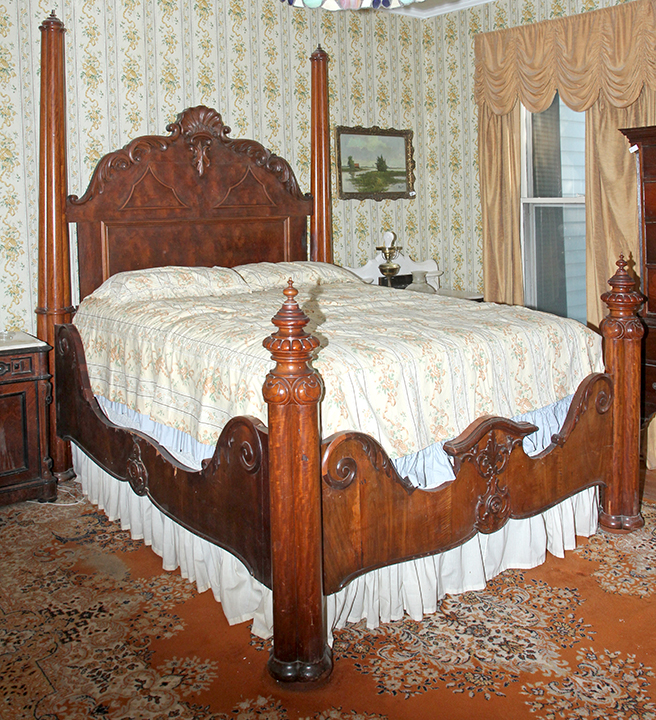 Historic Robins Roost American Queen Anne House, Antiques, Contents The Etta Mae Love Estate - 200_1.jpg