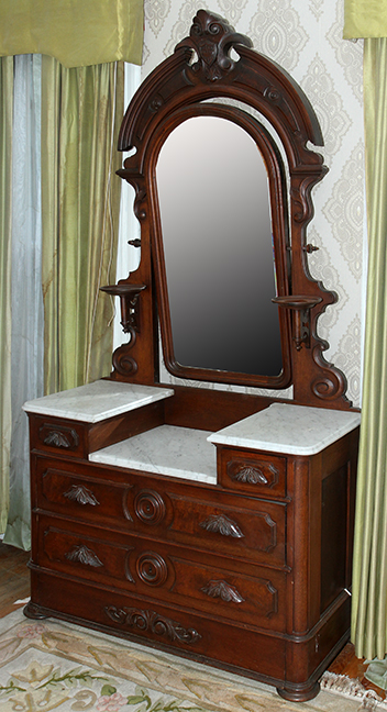 Historic Robins Roost American Queen Anne House, Antiques, Contents The Etta Mae Love Estate - 225_1.jpg