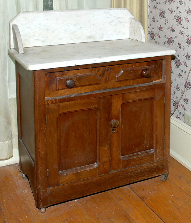 Historic Robins Roost American Queen Anne House, Antiques, Contents The Etta Mae Love Estate - 259_3.jpg