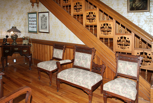 Historic Robins Roost American Queen Anne House, Antiques, Contents The Etta Mae Love Estate - JP_5331.jpg