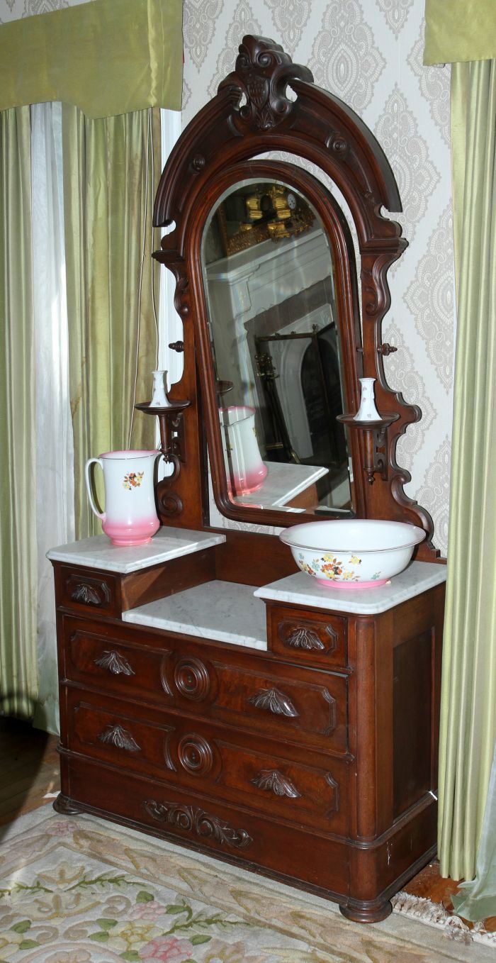 Historic Robins Roost American Queen Anne House, Antiques, Contents The Etta Mae Love Estate - JP_5359.jpg