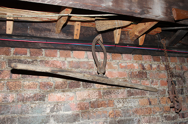 Historic Robins Roost American Queen Anne House, Antiques, Contents The Etta Mae Love Estate - JP_5409.jpg