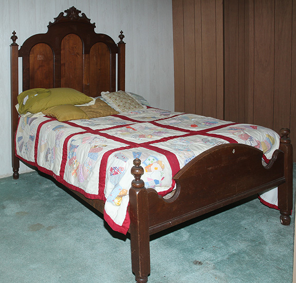 Historic Robins Roost American Queen Anne House, Antiques, Contents The Etta Mae Love Estate - JP_5414.jpg