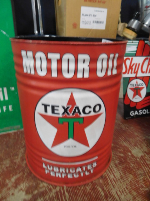 Advertising, Large Keen Kutter, Vintage toy, Jars Etc two Estate Collections - DSCN9513.JPG