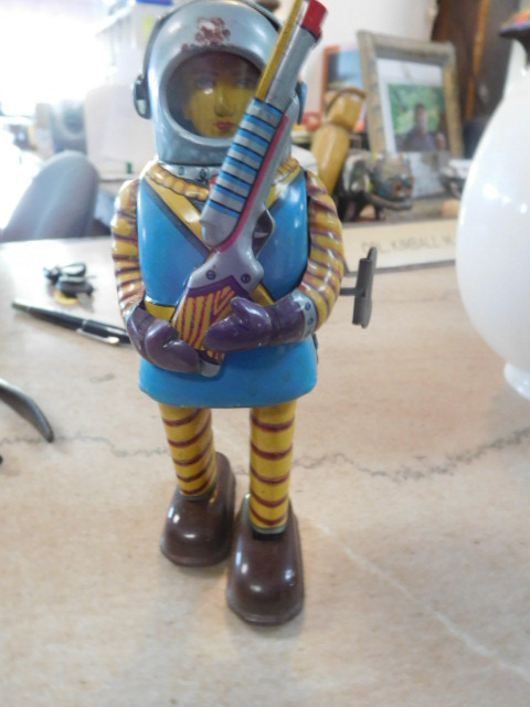 Advertising, Large Keen Kutter, Vintage toy, Jars Etc two Estate Collections - DSCN9588.JPG