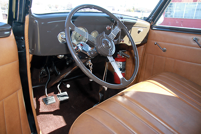 David Berry Estate Auction New Years Day-1935 LaSalle, 1936 Ford, Mascots, Antique Pharmacy items and more - 6105.jpg