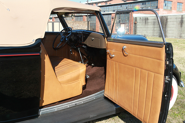 David Berry Estate Auction New Years Day-1935 LaSalle, 1936 Ford, Mascots, Antique Pharmacy items and more - 6108.jpg