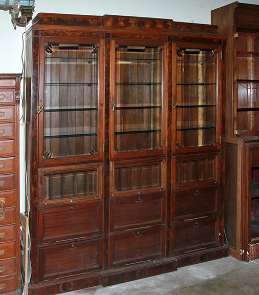 David Berry Estate Auction New Years Day-1935 LaSalle, 1936 Ford, Mascots, Antique Pharmacy items and more - 89_1.jpg