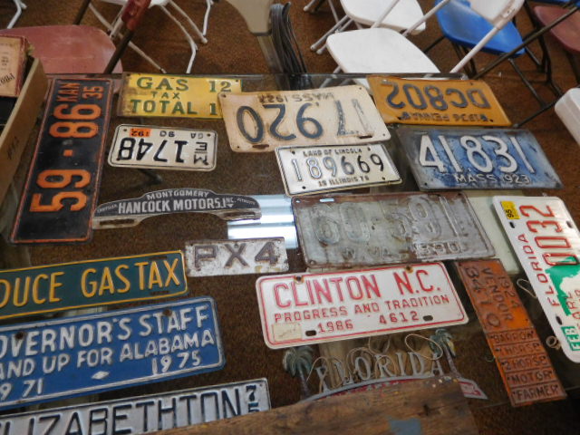 David Berry Estate Auction New Years Day-1935 LaSalle, 1936 Ford, Mascots, Antique Pharmacy items and more - DSCN9842.JPG