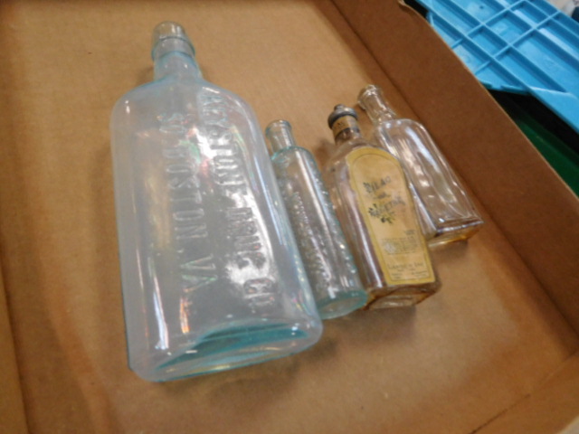 David Berry Estate Auction New Years Day-1935 LaSalle, 1936 Ford, Mascots, Antique Pharmacy items and more - DSCN9845.JPG