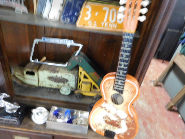 David Berry Estate Auction New Years Day-1935 LaSalle, 1936 Ford, Mascots, Antique Pharmacy items and more - DSCN9884.JPG