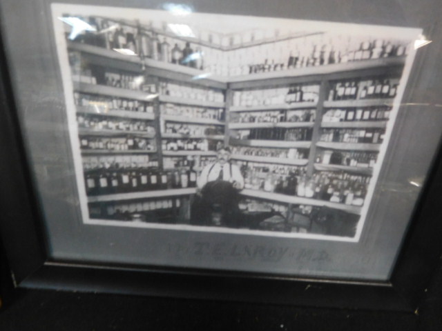 David Berry Estate Auction New Years Day-1935 LaSalle, 1936 Ford, Mascots, Antique Pharmacy items and more - DSCN9900.JPG