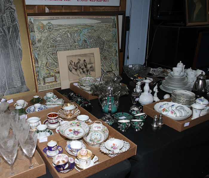 Dr. Neil Padget Owensboro Kentucky, Richard Steffen Estate Tampa Fl. and various other items Auction - Meissen_and_Rosenthal_Garland_China.jpg