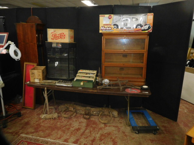 Charles Larry Emmert Estate Absolute Toys,Advertising  Antiques, Knives - DSCN9930.JPG